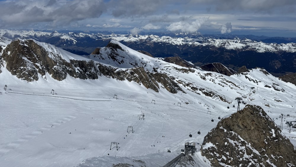 Skien op Kitzsteinhorn Gletsjer.